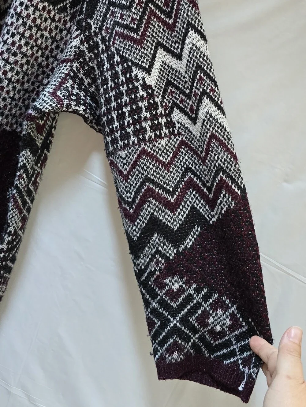 Catherines 2X Geometric Open Front Cardigan Burgundy Black Metallic Plus Size